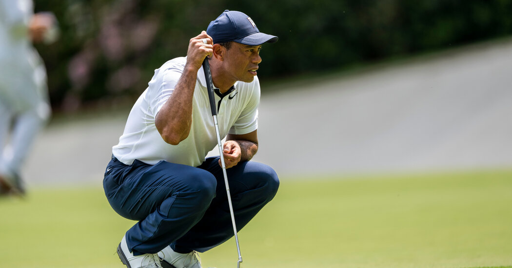 tiger-woods-oyuncu-taleplerine-imtiyaz-vermek-icin-pga-tur-kuruluna-katildi-He384Ou3.jpg