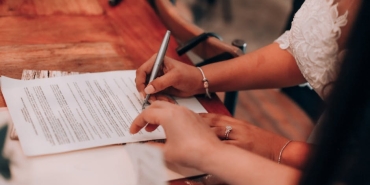 Atiba-Hutchinson-Besiktas-Efsanesi-Bir-Ilke-Imza-Atti-featured